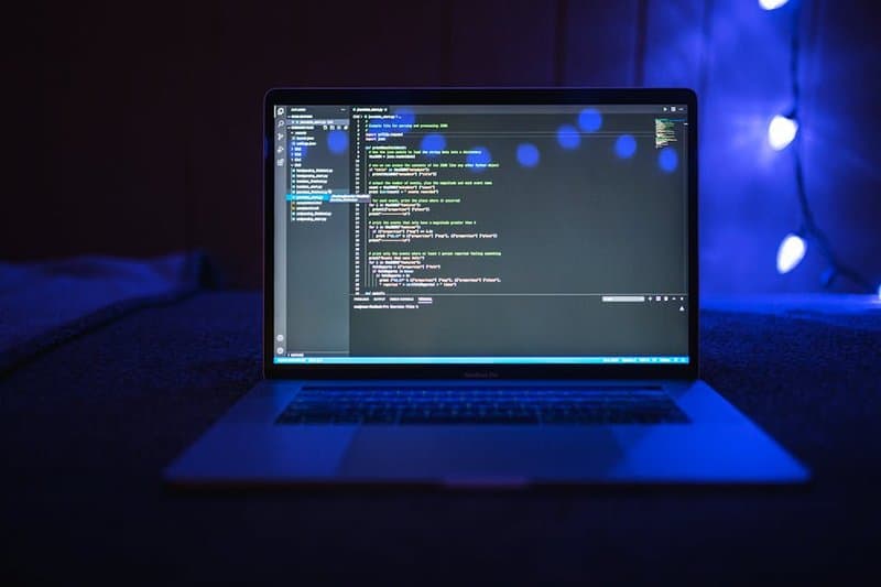 Claude Code Desktop vs Web: 7 Critical Differences for 2026